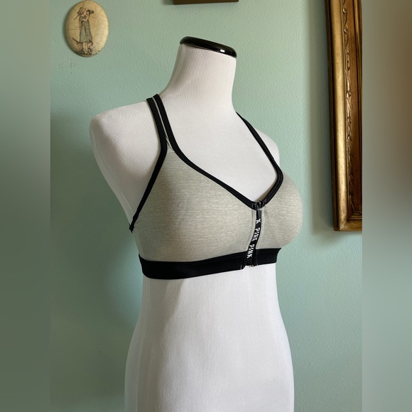 Victoria’s Secret Ultimate Push Up front zip sports bra size Small - Picture 1 of 8